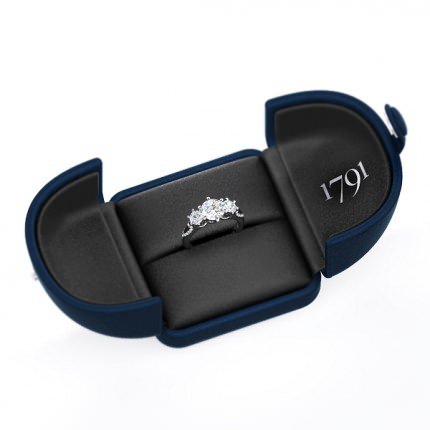 Diamond Ring White Gold Grace - Box View